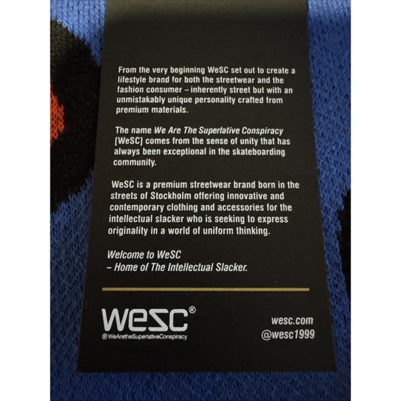 WESC Unisex Polo Sweater Size MM-WL Blue with Large Red Flowers Streetwear - Picture 10 of 10